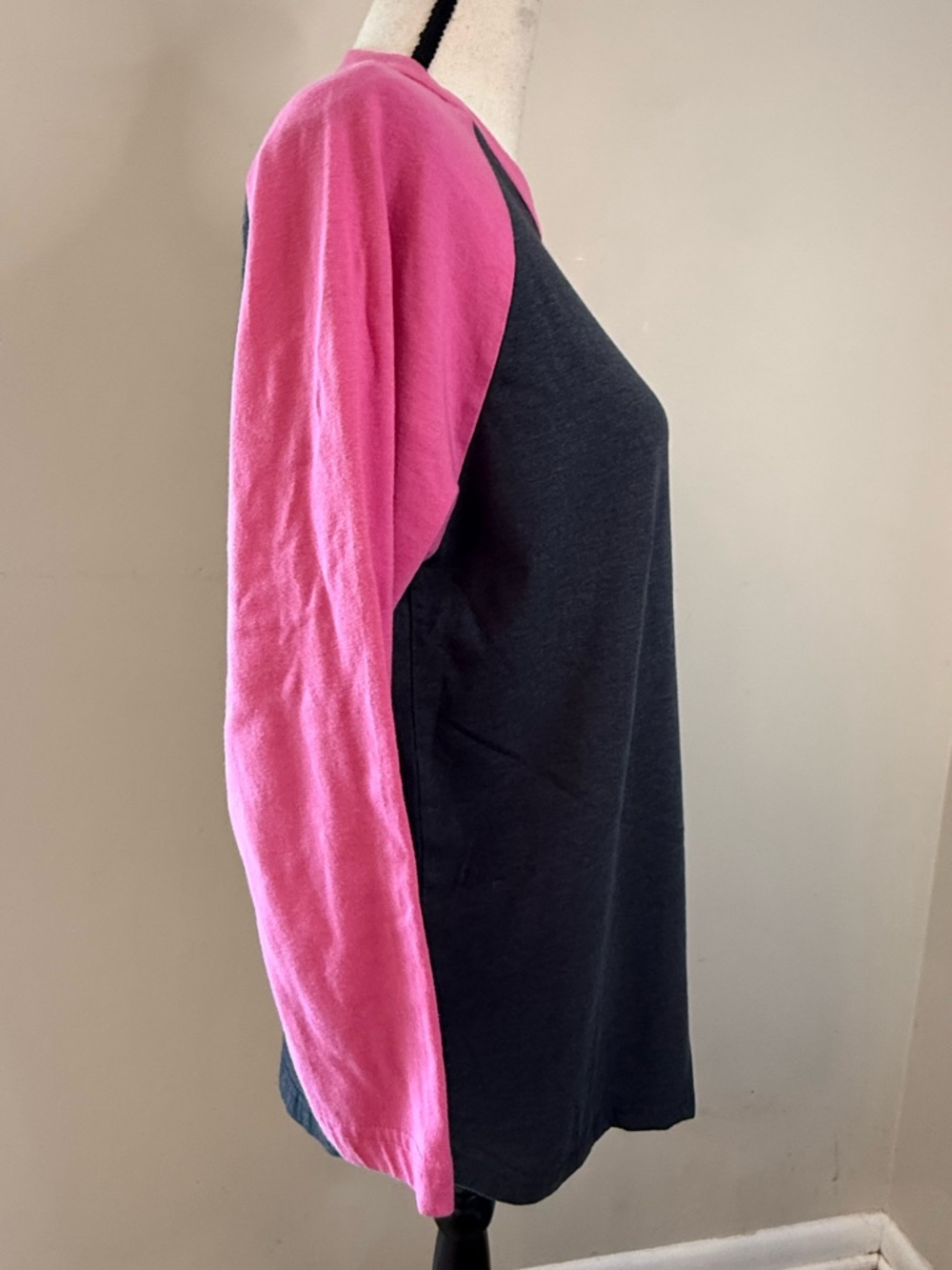 Rawlings baseball tee gray & pink crew neck crop sleeves SZ M - Picture 2 of 11